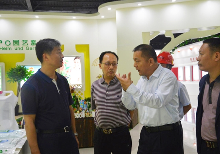 工信部原材料工业司副司长邢涛一行调研金正大集团贵州公司